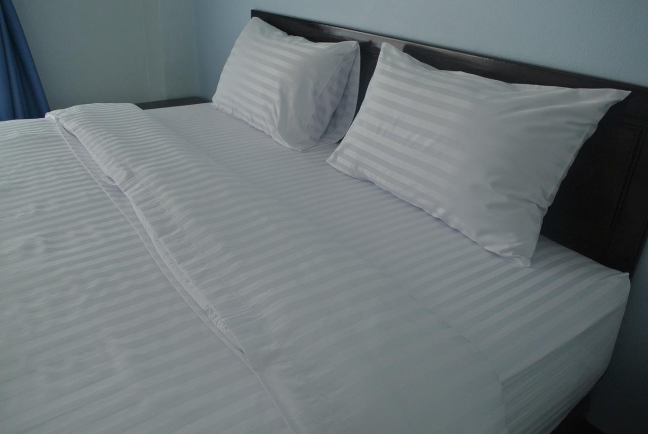 Baan Duangkamol Hotell Phitsanulok Exteriör bild