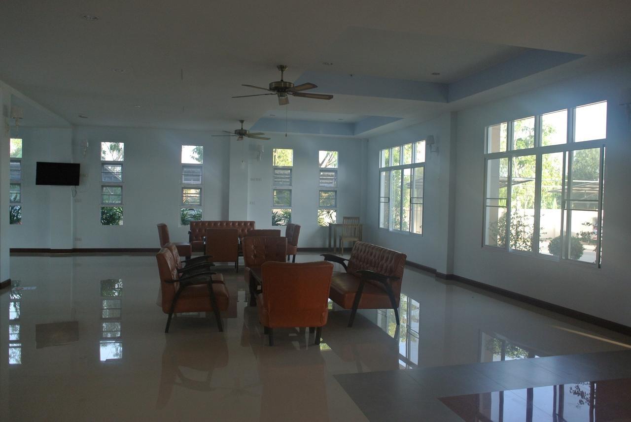 Baan Duangkamol Hotell Phitsanulok Exteriör bild