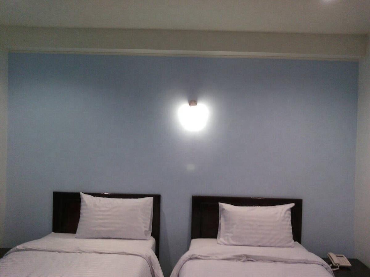 Baan Duangkamol Hotell Phitsanulok Exteriör bild