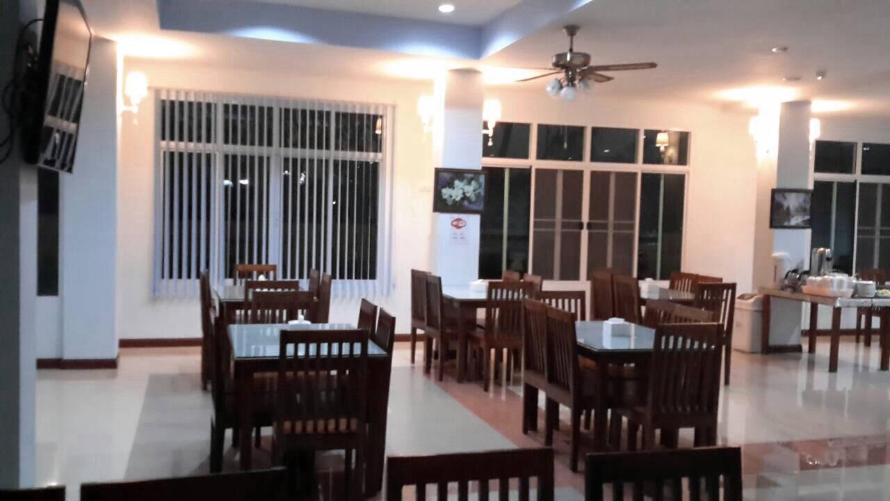 Baan Duangkamol Hotell Phitsanulok Exteriör bild